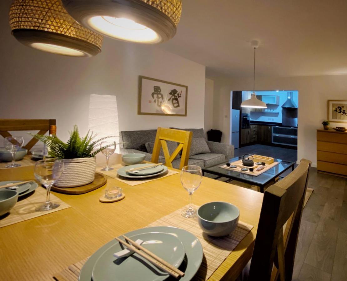 Japanese Style Muji Two-Bedroom Apt 스완지 외부 사진