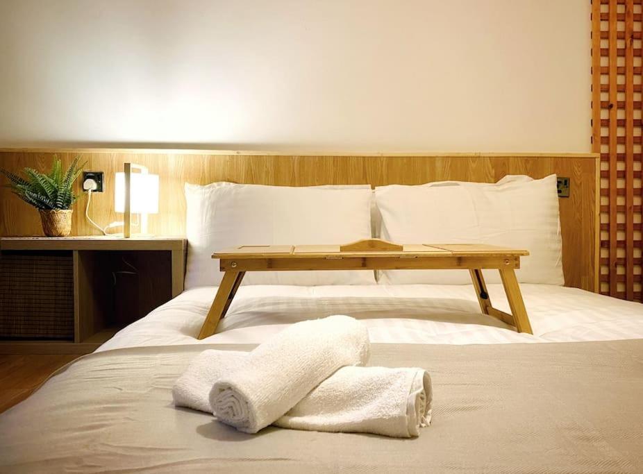 Japanese Style Muji Two-Bedroom Apt 스완지 외부 사진